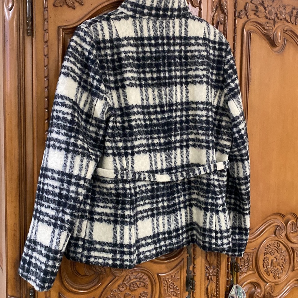 Banana Republic Black and Cream Checkered Blazer - Picture 6 of 6